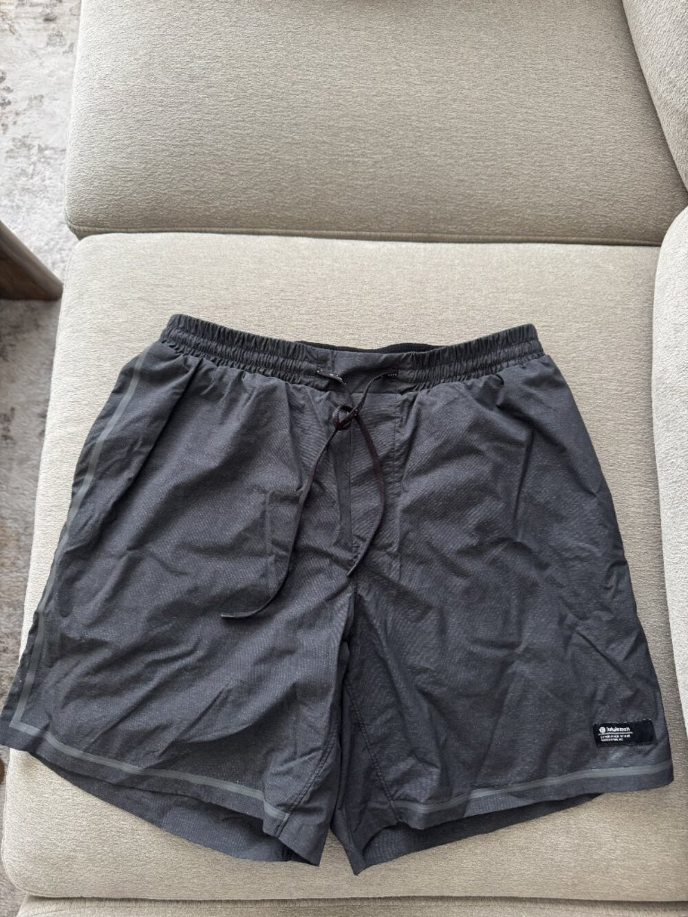 Lululemon Hybrid Pool Short 7" *Linerless Black-Grey sz Medium